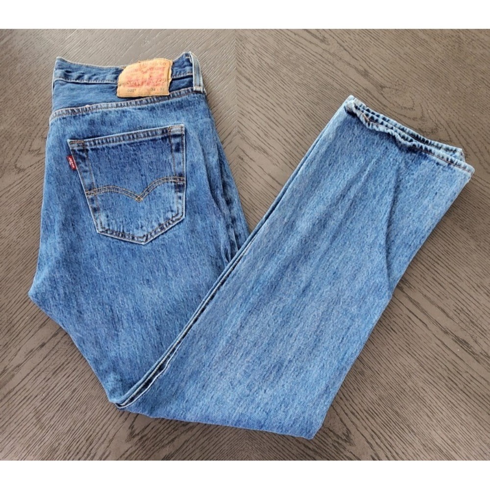 Levi's 501 Jeans Men's Size 34x32 • Classic Straight Fit Button Fly Blue Denim